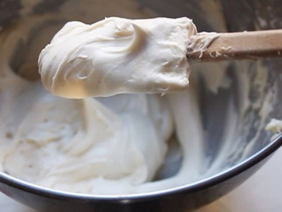Cream Cheese Frosting Recipe - How to Make Easy Cream Cheese Frosting for Cakes
