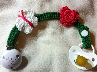 Crochet a pacifier chain - Crochet a baby present by BerlinCrochet