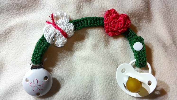 Crochet a pacifier chain - Crochet a baby present by BerlinCrochet