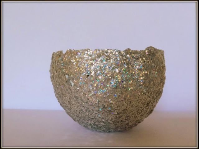 Tutorial:How to make a home decor. glitter bowl using glitter modge podge and a balloon