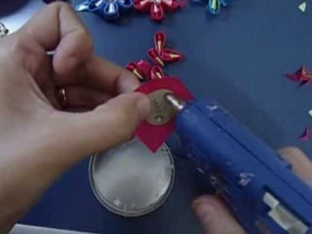 Video  flores de fita. How to make ribbon flowers