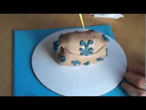 Mini Purse Cakes: How to Make the Brown Handbag