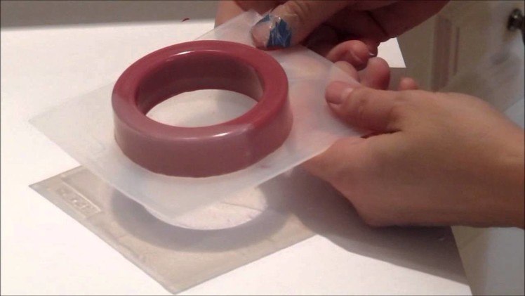 How to demold resin from a bangle bracelet mold