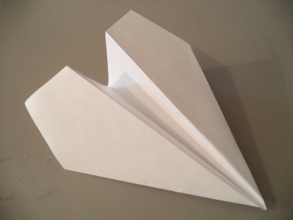 How To Make The Farthest Flying Paper Airplane Easy