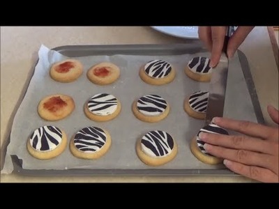 How To Decorate Cookies Using Fondant Icing