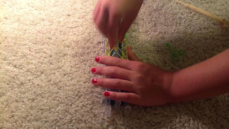 How to Make a Rainbow Loom Mermaid Tail Charm