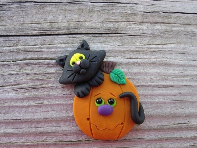 Polymer Clay Halloween Scaredy Cat Pin