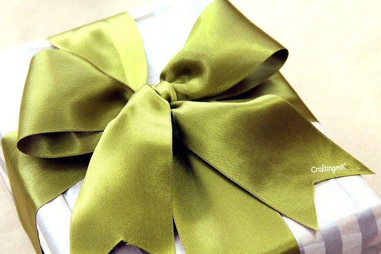 Como hacer moño para regalo. How to tie a gift bow