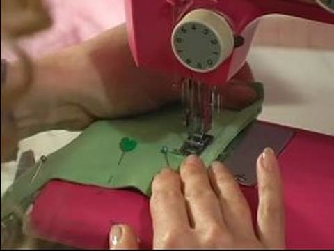 How to Sew Zippers : How to Stitch the Corners of a Bag