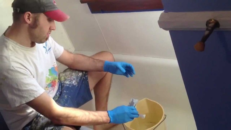 How to clean a stained bathtub