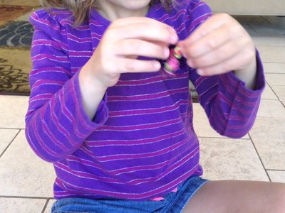 How to Make a Rainbow Loom Bracelet with Your Hands by Sarah (6)
