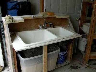 Portable sink for your studio. Have running water with out costs of plumbing.