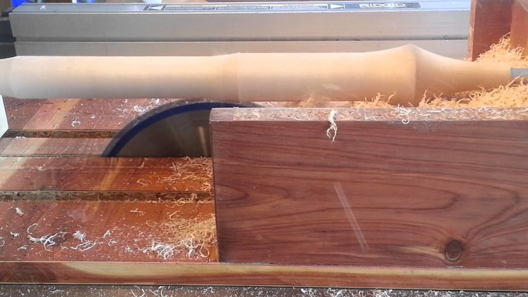SIMPLE JIG! Turns a TableSaw into a Lathe!