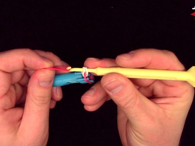 How to use a Mini Rainbow Loom Basics Rubber Band Ring