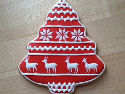 How To Decorate A Christmas Cookie - Reindeer Pattern