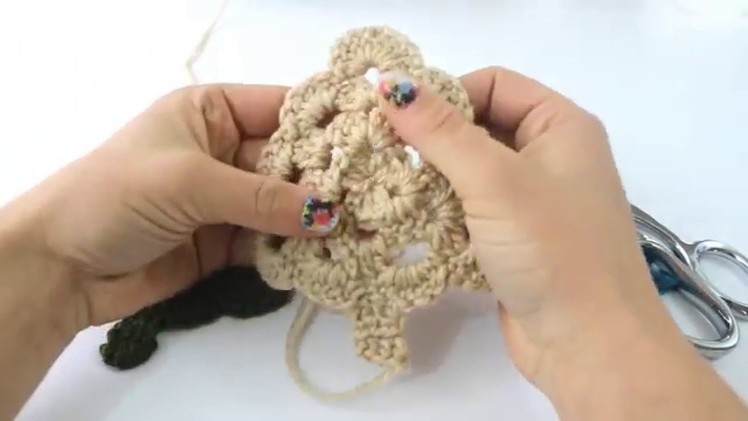 How to Crochet a Little Christmas Tree