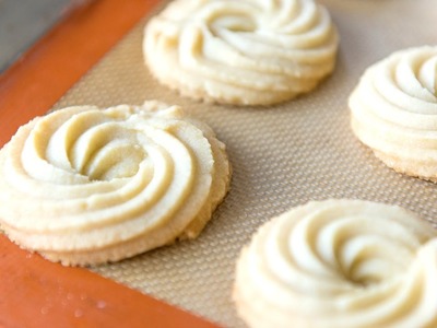 BUTTER SWIRL SHORTBREAD COOKIES - Christmas and Holiday Baking