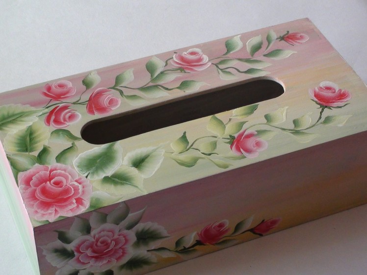 How to paint roses on a tissue paper box