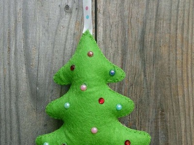 How To Make A Felt Christmas Tree - DIY Crafts Tutorial - Guidecentral