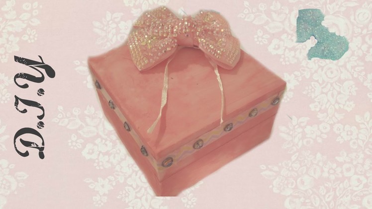 DIY Crafts: How To Decorate a Jewelry Box. DIY Jewelry Box