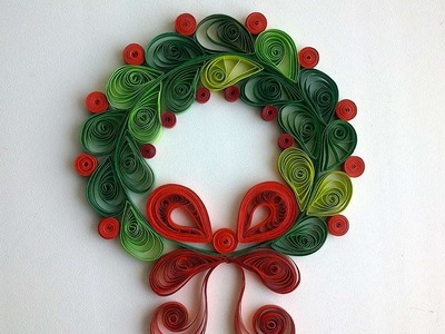 How To Make A Beautiful Quilled Christmas Wreath - DIY Crafts Tutorial - Guidecentral