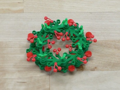 LEGO® Creator - How to Build a Wreath with Berries - DIY Holiday Building Tips