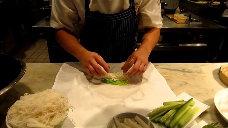 Cooking: How to make a Vietnamese salad roll