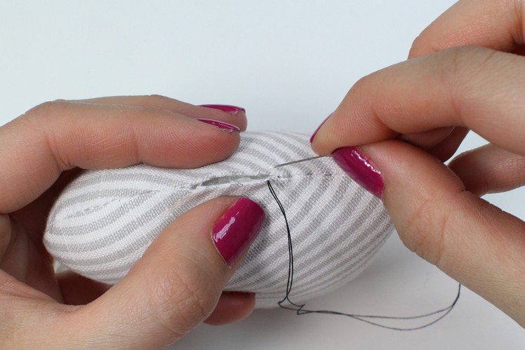 How To: Invisible Stitching (Slip Stitch. Ladder Stitch)