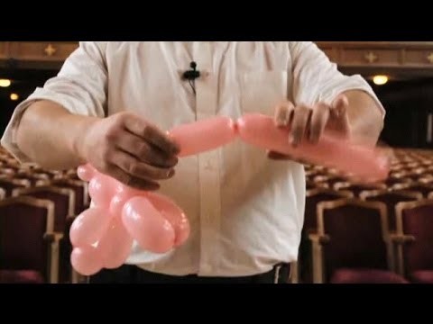 How to Make a Balloon Pig | Balloon Animals