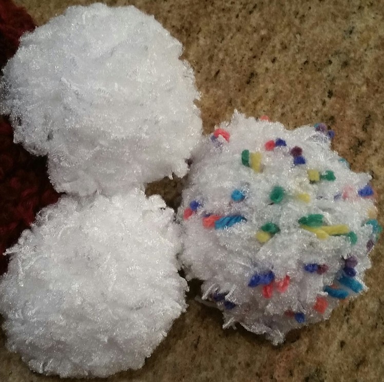 How to make a pom pom that looks like a snowball