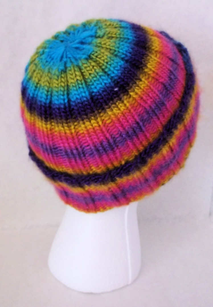 How to Loom Knit a Universal Ribbed Hat
