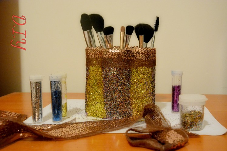 DIY: Makeup Brush Holder! (Easy+Cheap) Tissue Paper Rolls Craft Idea
