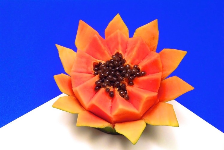 How to Make a Flower with a Papaya in One Minute (HD)