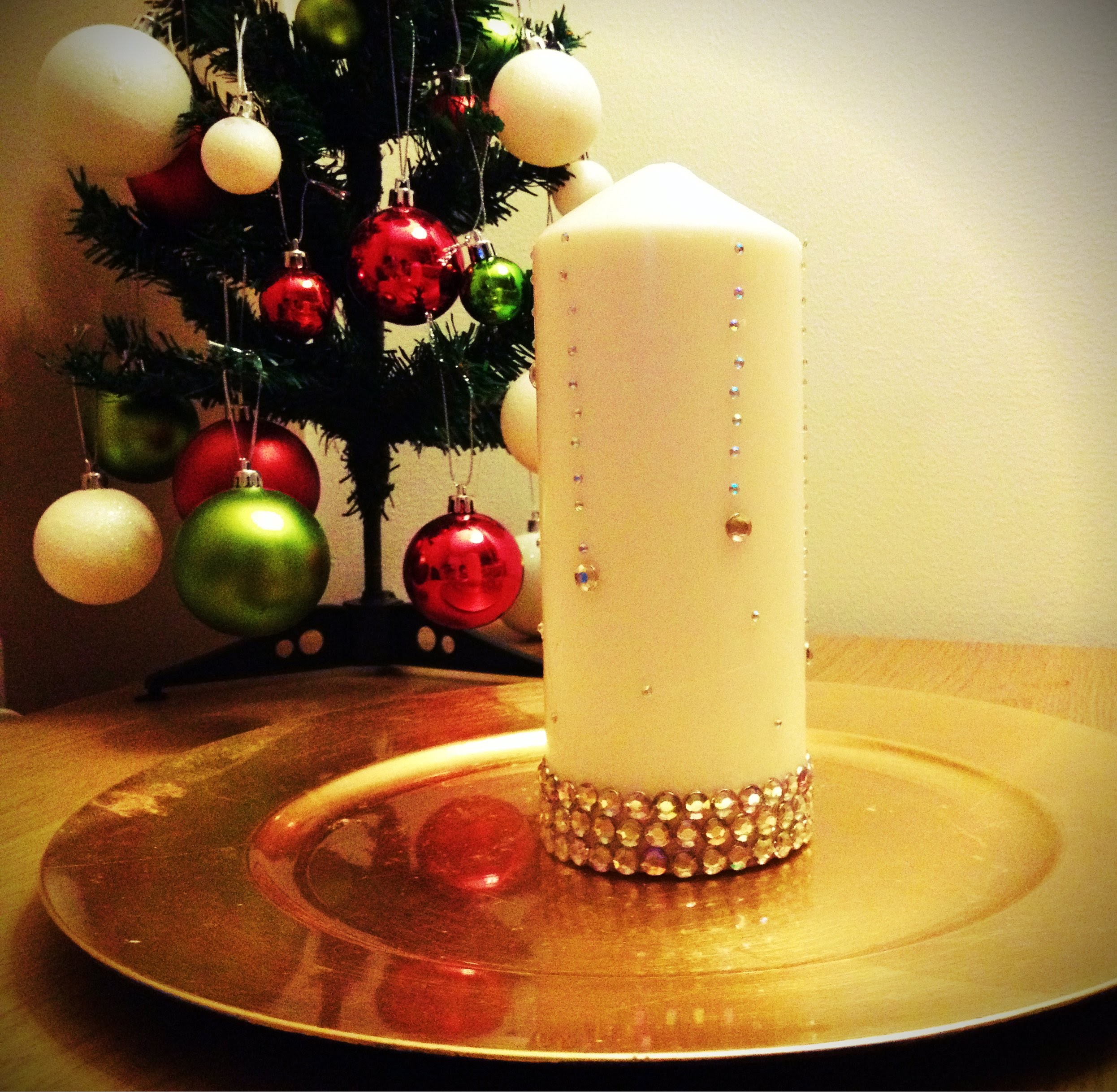 DIY: candle with rhinestones Let it Snow