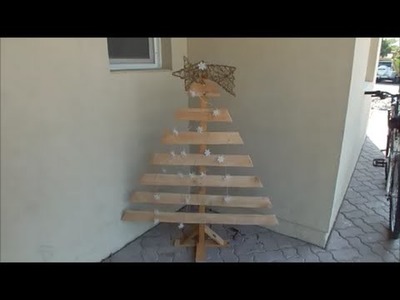 DIY Pallet wood Christmas Tree