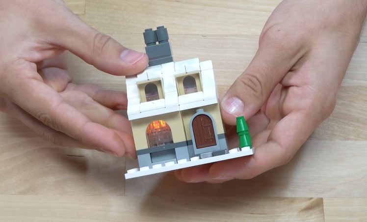 LEGO® Creator - How to Build a Miniature House - DIY Holiday Building Tips