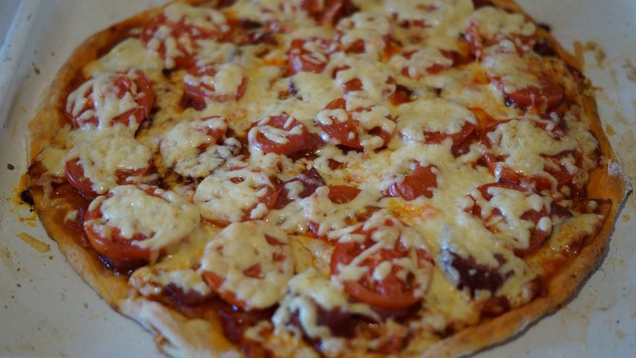 How to make pizza