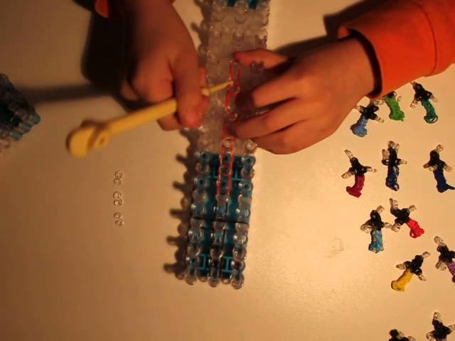 How to make a Lightsaber on the Rainbow Loom