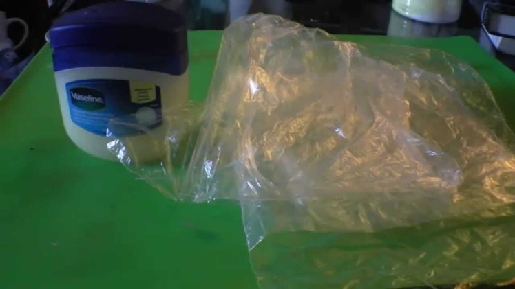 Tutorial: Colouring Cold Porcelain