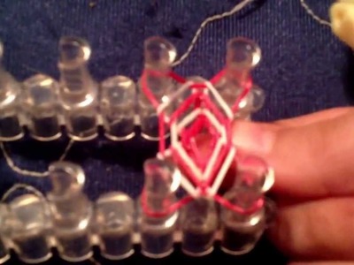 Tutorial on how to make a hexa fish loom bracelet!