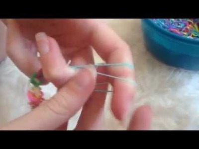 Loom Band Tutorial for Beginners- Single chain(fingers) and fishtail(on loom)
