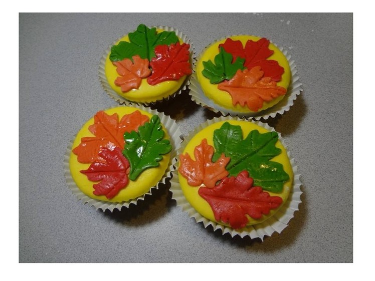 Tutorial de como decorar cupcakes de Thanksgiving.How to decorate Thanksgiving Cupcakes