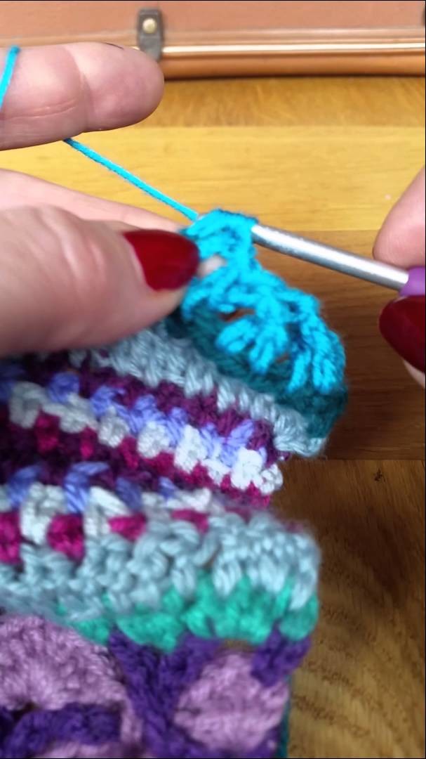 Crossed Double Treble crochet stitch ( UK )