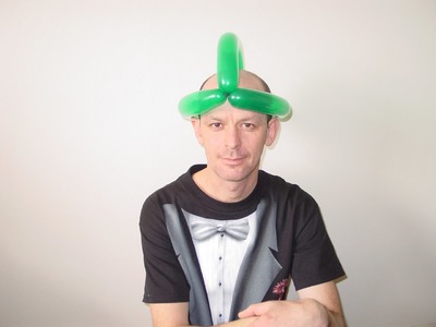 How to make a balloon hat