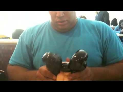 How to twist a balloon mouse