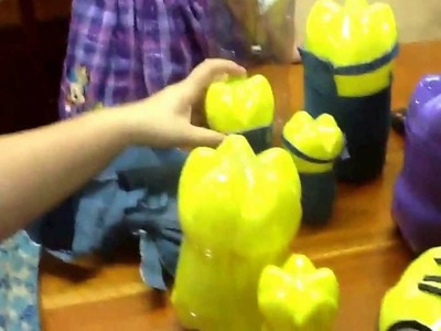 Minions hechos con botellas de plastico