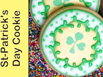 St-Patrick's Day Cookies - How to wet on wet icing in gold