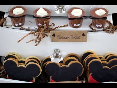 How to make a DIY Mickey Dessert Table