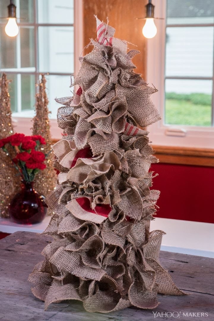 Burlap is the Key to This Alternative DIY Christmas Tree