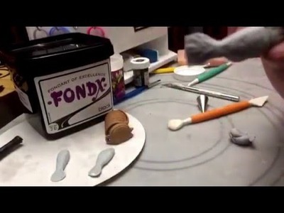How To make a fondant fish (swedish fish)